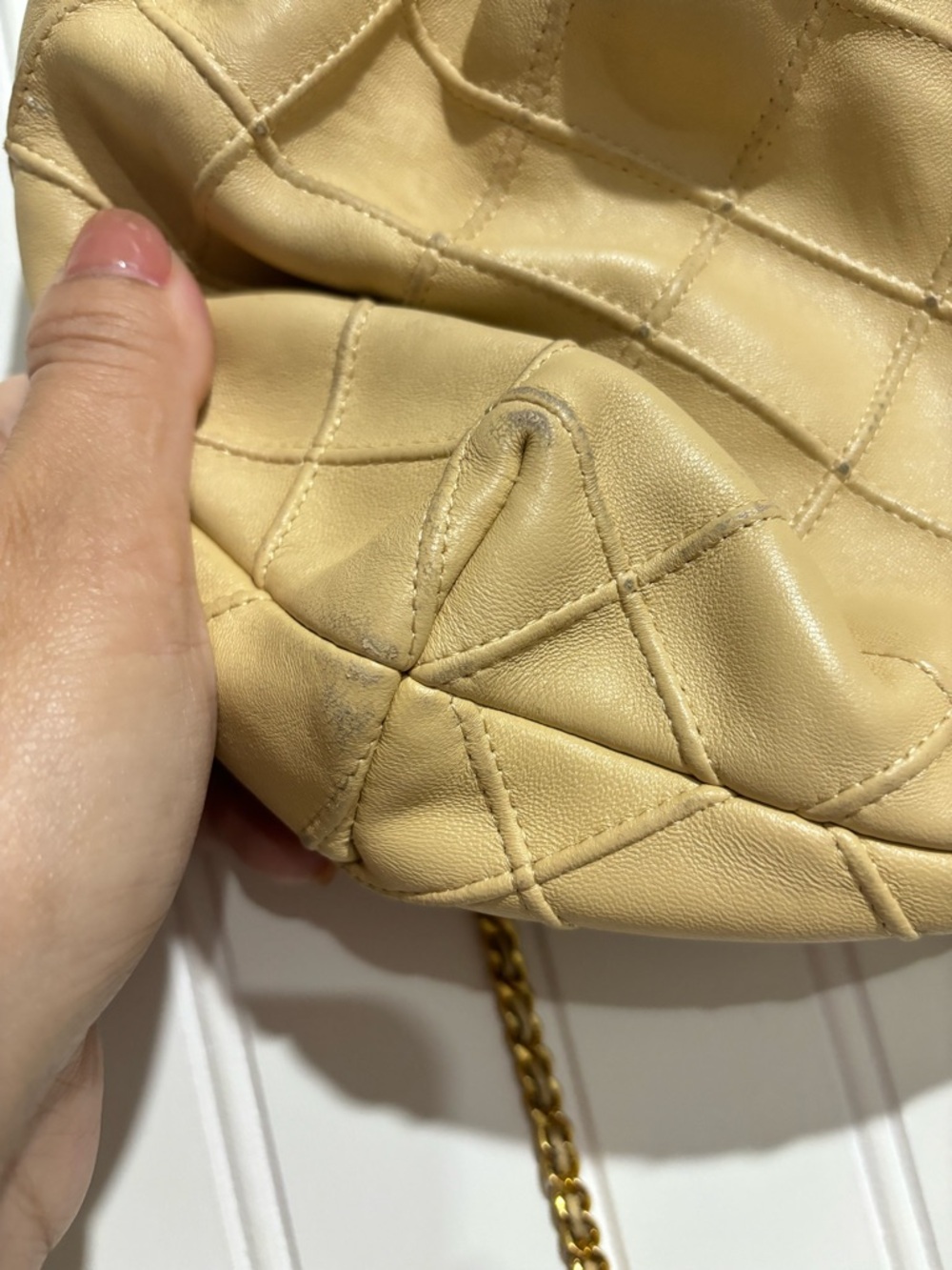 Tory Burch Quilted Ruched Leather Shoulder Bag in Beige with Gold Hardware - Picture 5 of 8